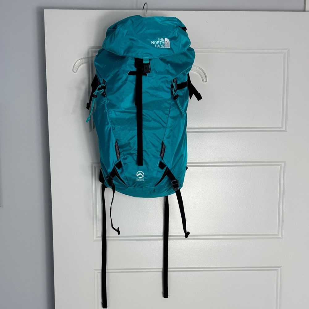The North Face NWOT blue bird Verto 72 Backpack. Never used